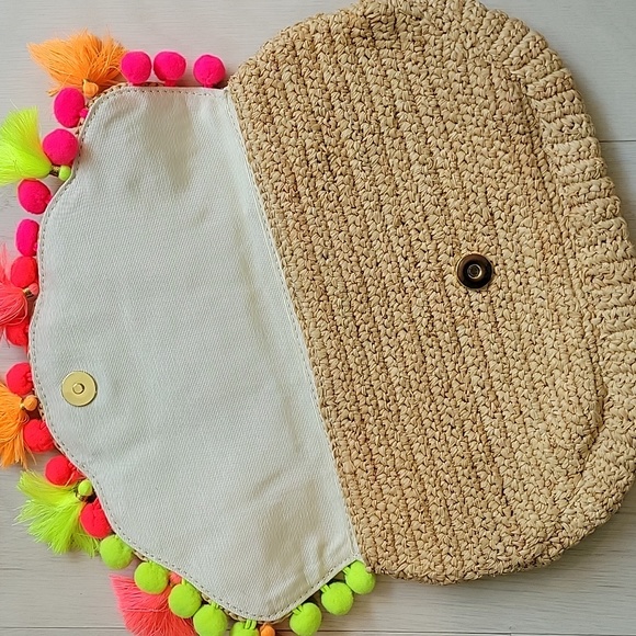 Lilly Pulitzer clutch - Picture 6 of 7